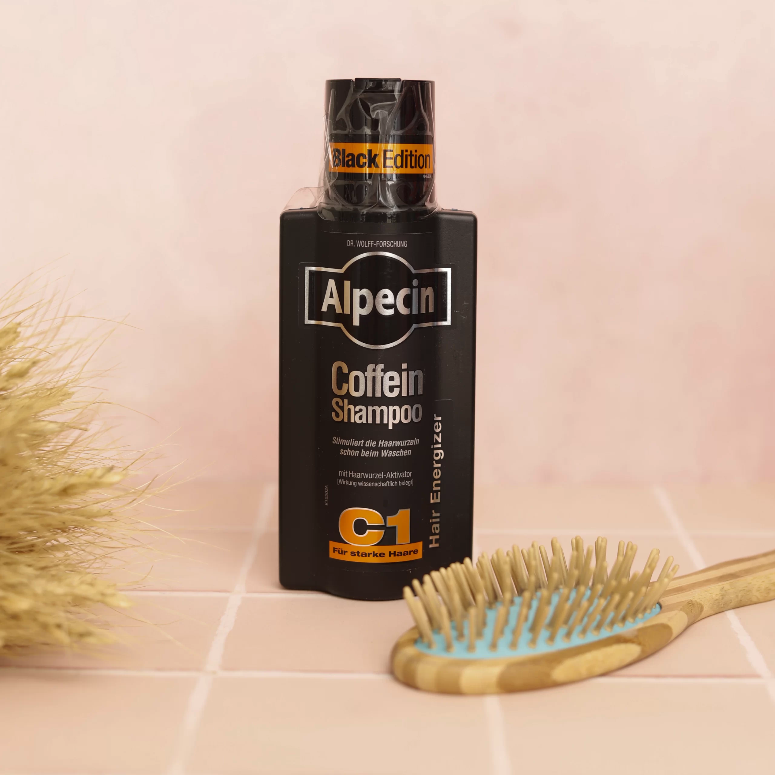 MG_1965-scaled-1.webp شامپو تقویت کننده و ضد ریزش مو آلپسین مدل کافئین - Image 1