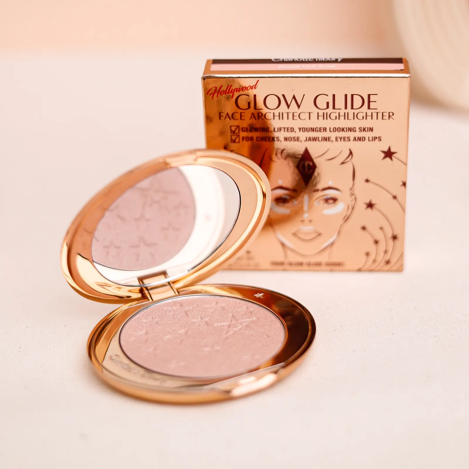 هایلایتر-شارلوت-تیلبری-مدل-گلو-گلاید-Charlotte-Tilbury.webp هایلایتر شارلوت تیلبری مدل گلو گلاید - Image 1